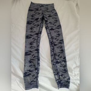 Zyia Blue Camo Luxe Hi-Rise ¾ Length Leggings Size 0, NWOT Retired